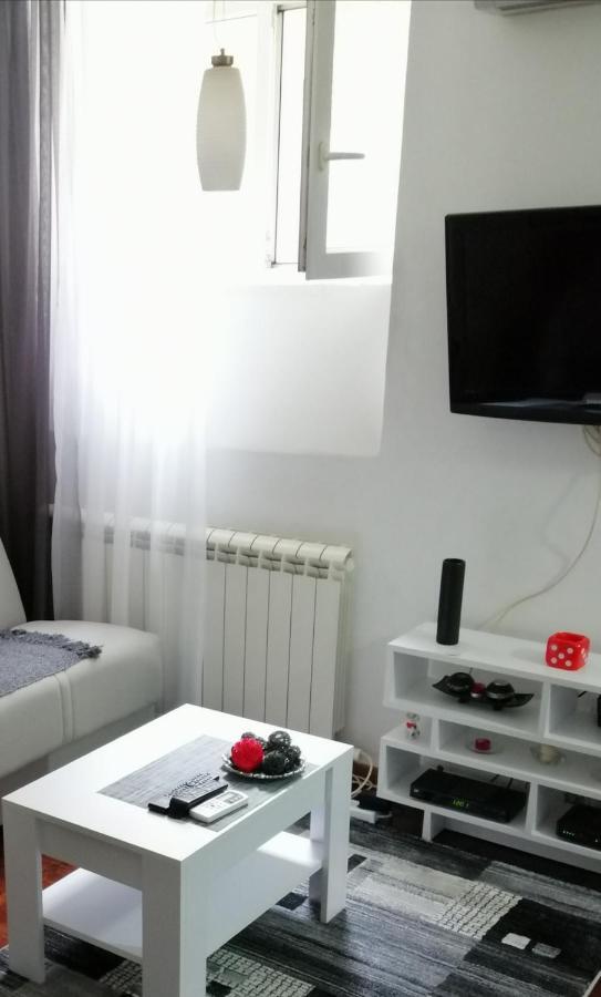 Studio Apartman Kocka Belgrad Exterior foto