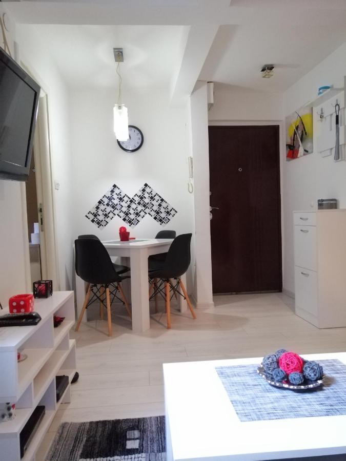 Studio Apartman Kocka Belgrad Exterior foto