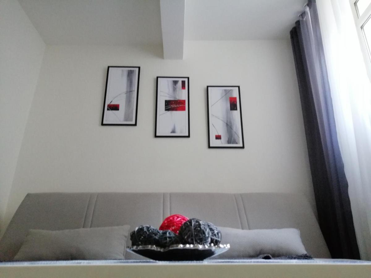 Studio Apartman Kocka Belgrad Exterior foto